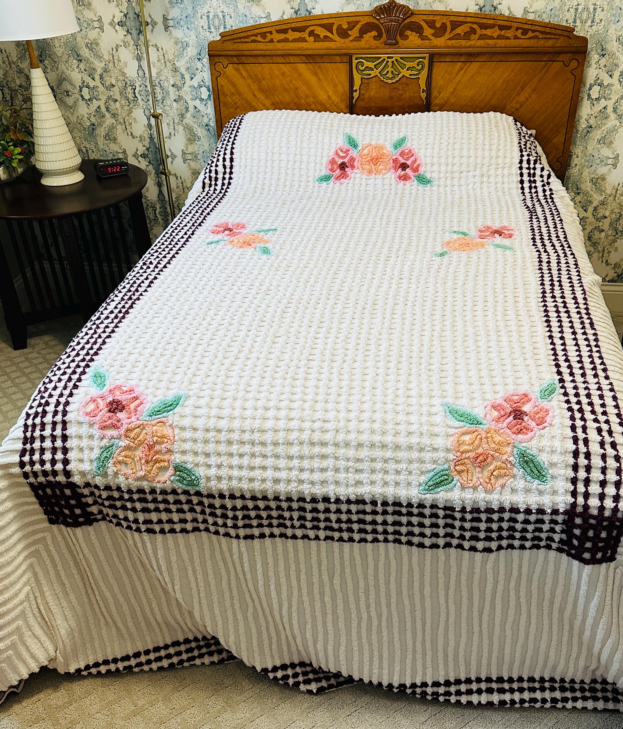 Vintage chenille flower bedspread bed cover heavy weight