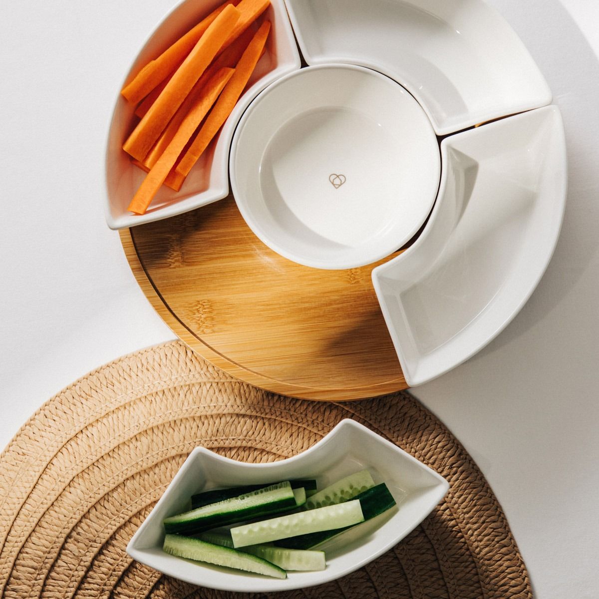 Półmisek FINCAN z białymi miseczkami i obrotową tacą 30 cm