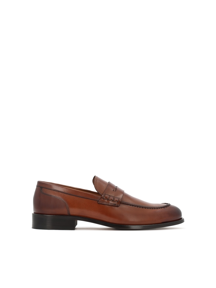 Luxury loafers in brown natural leather