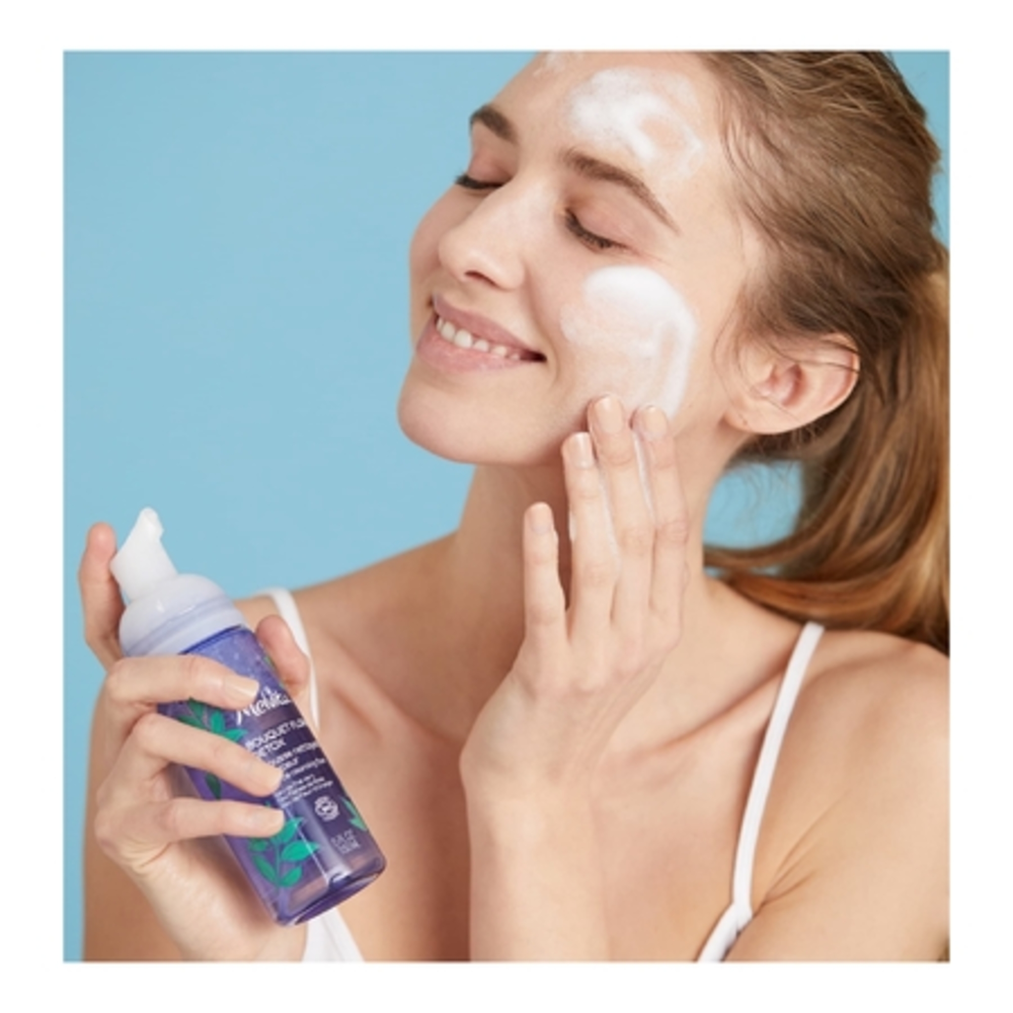 BOUQUET FLORAL DETOXMousse nettoyante légère