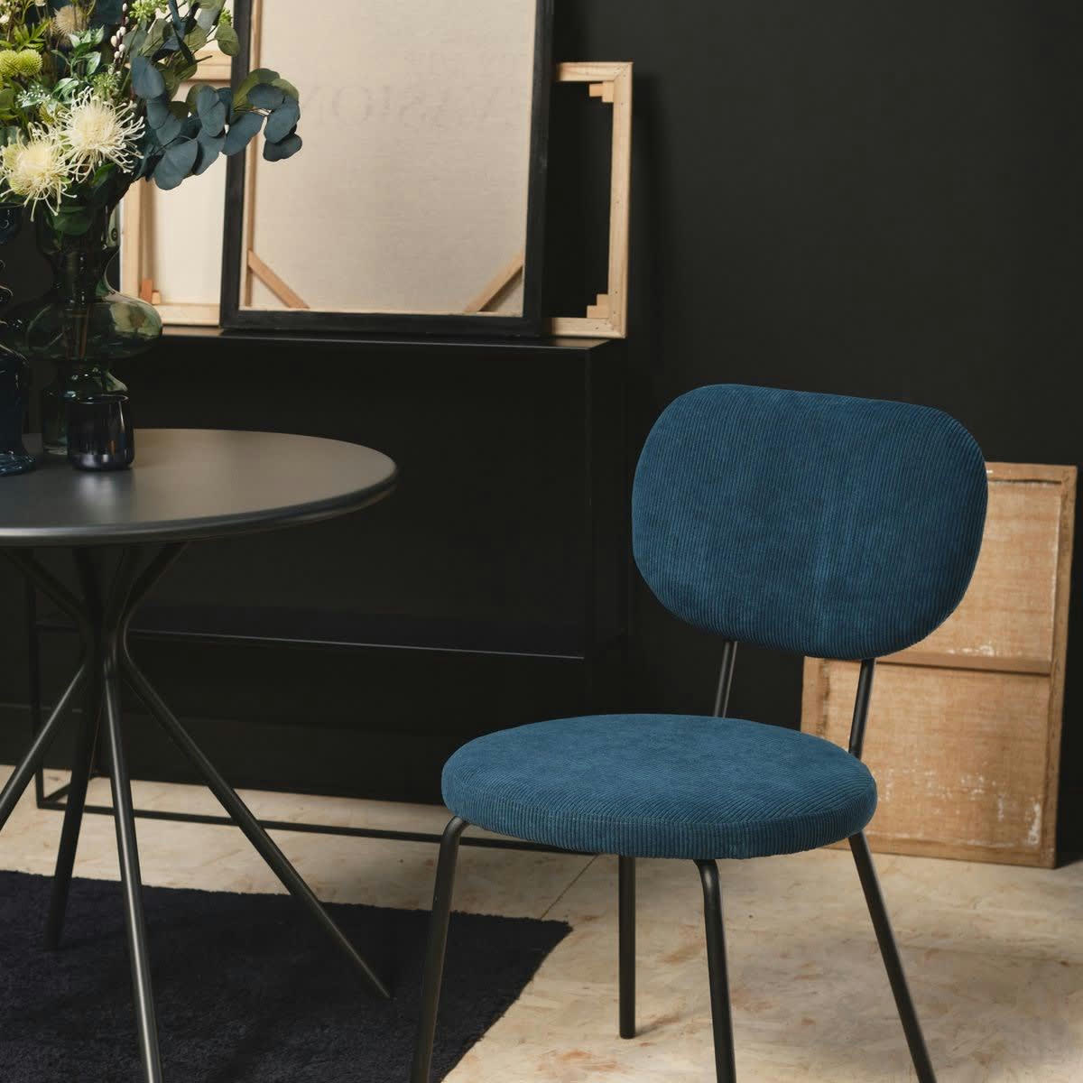 COZY - Chaise en velours côtelé bleu et métal
