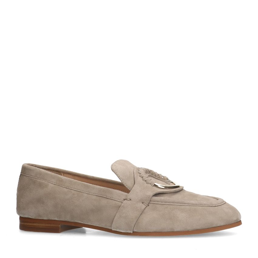 Manfield Beige suède loafers met goudkleurig detail