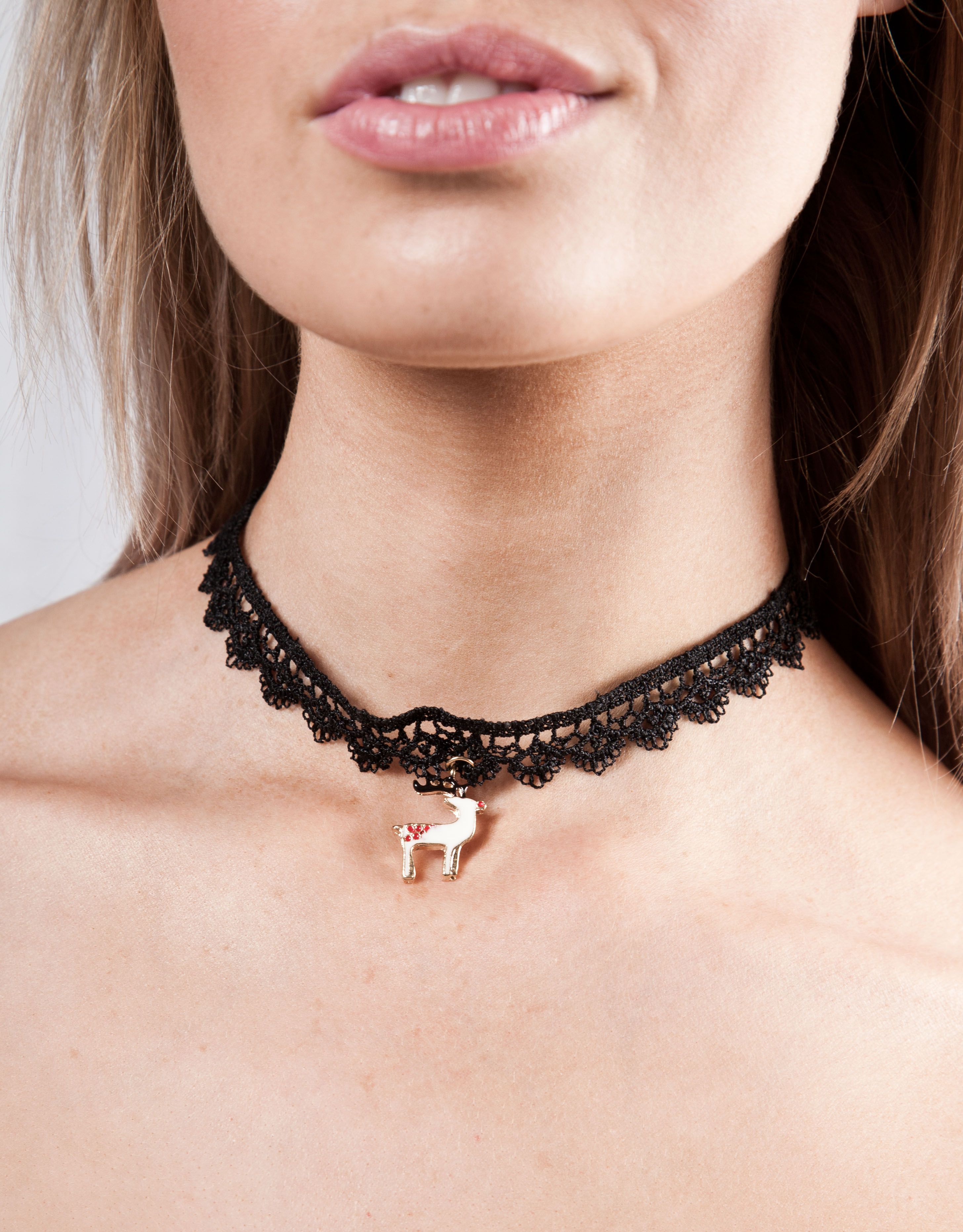 SVNX Lace Choker With Reindeer Charm