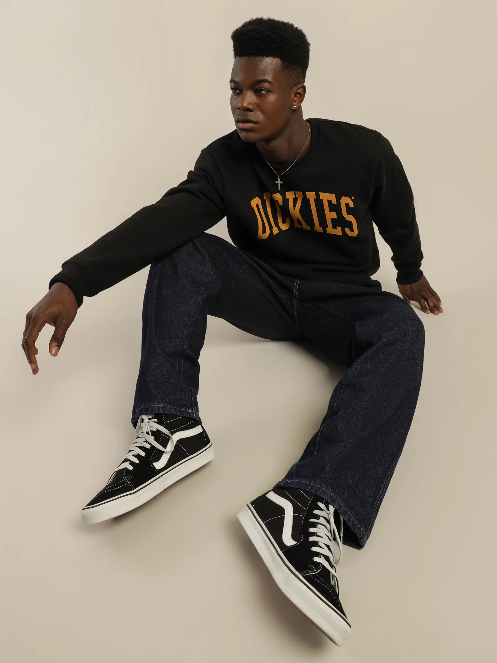 Relaxed Straight Jeans