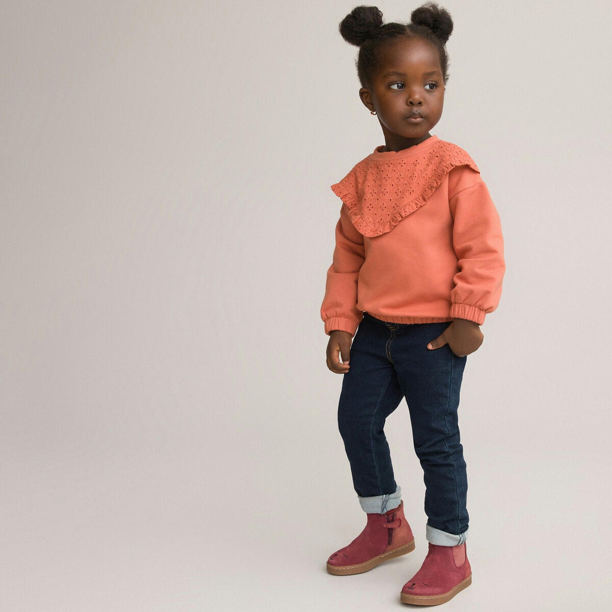Sweat col rond en molleton et broderie anglaise