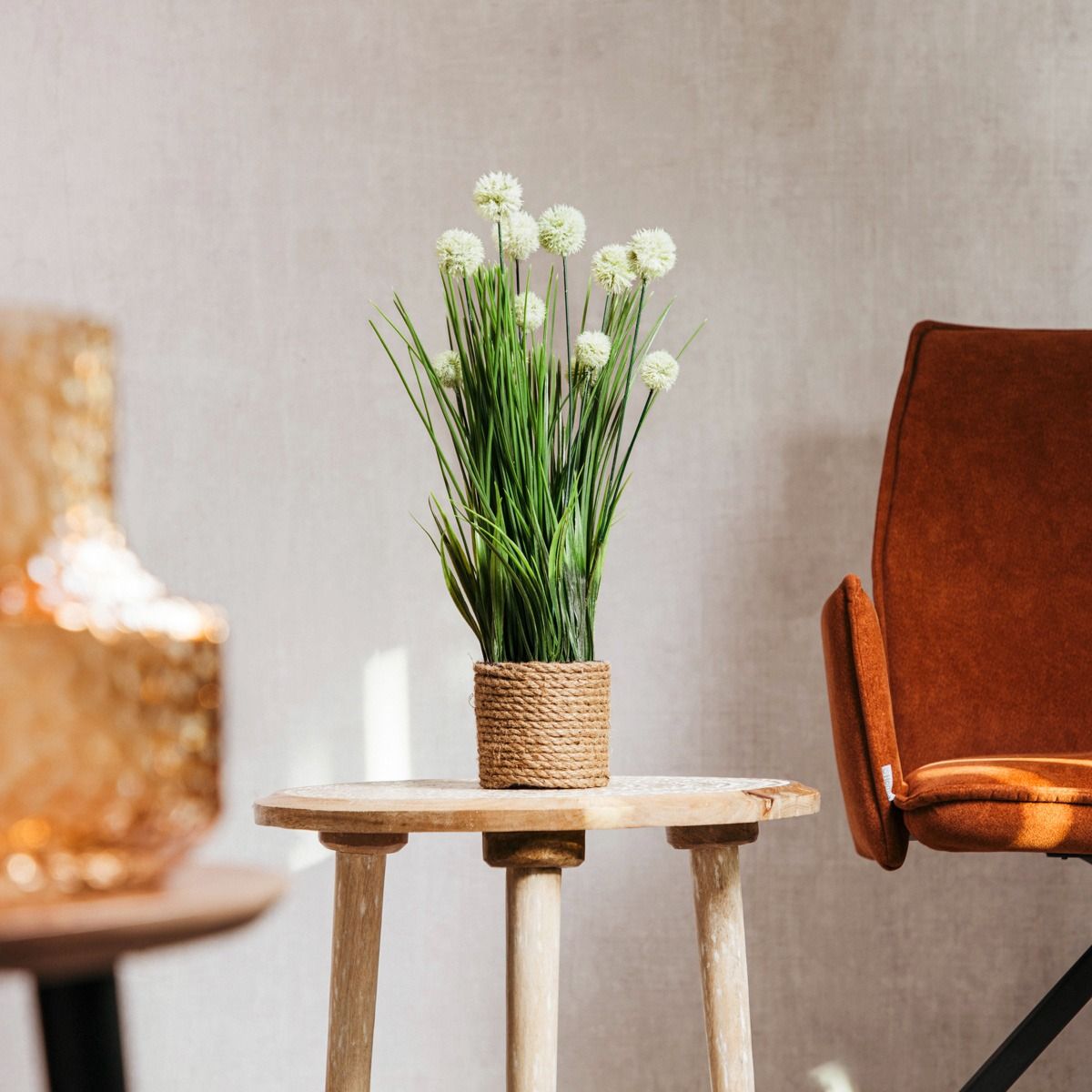 Roślina sztuczna BLOMI w jutowej donicy 50 cm