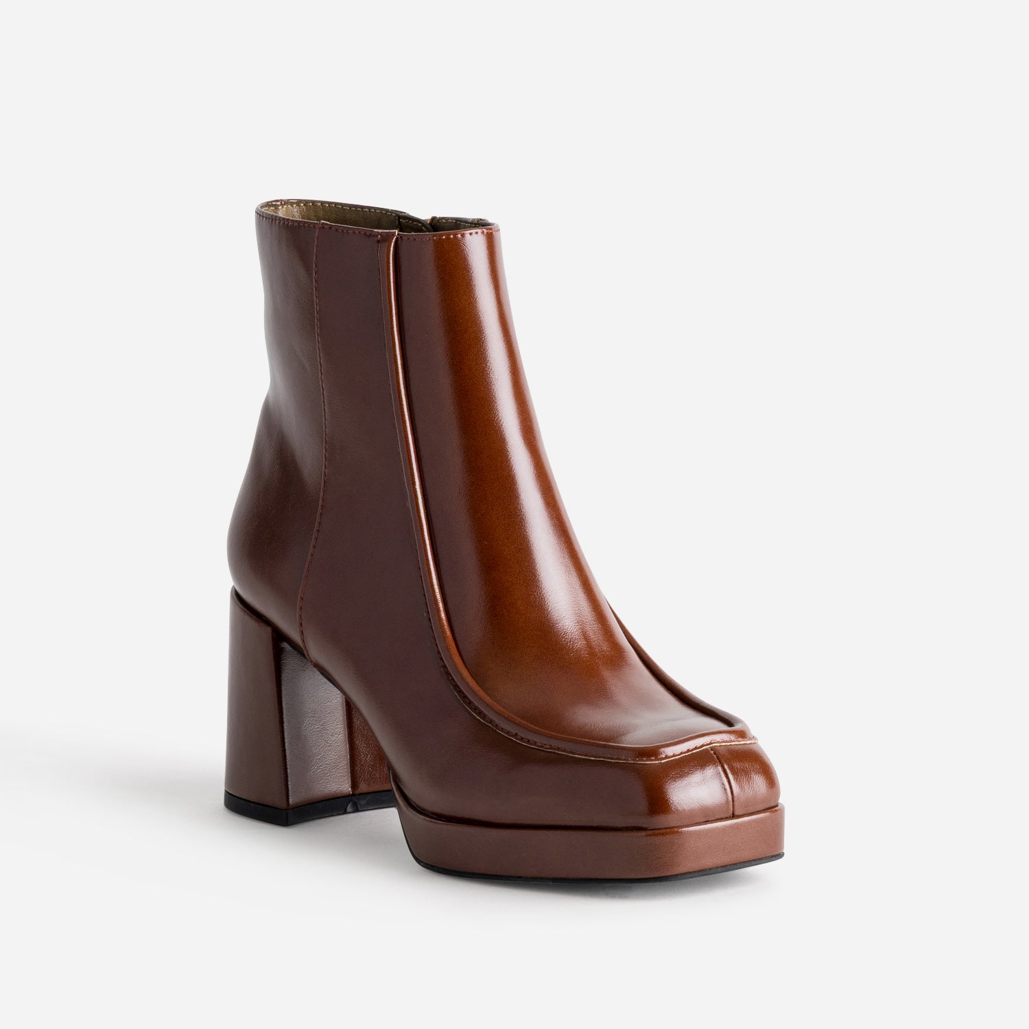 Boots à talon cognac bout carré
