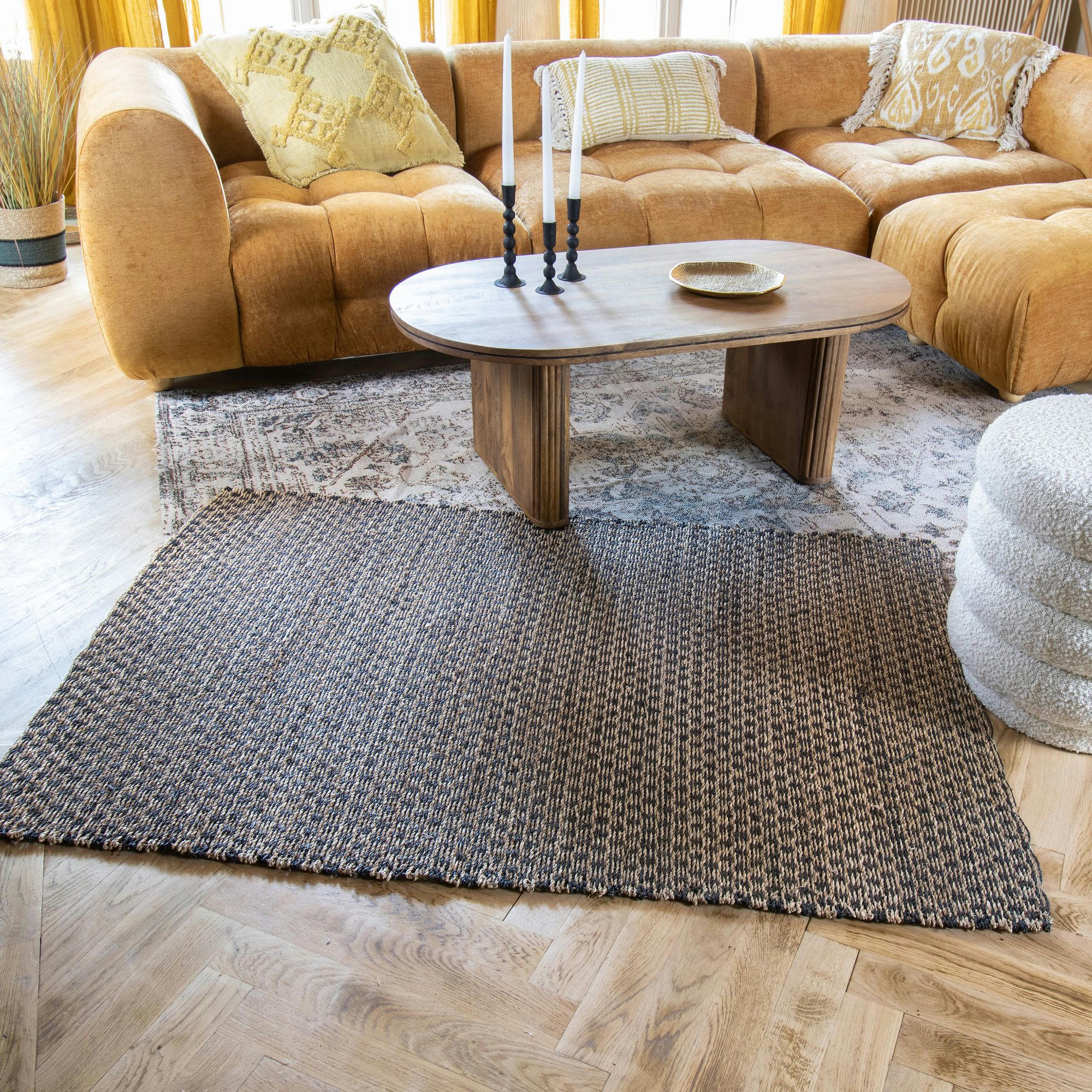 PHIPHI - Tapis en osier naturel et noir 100x150cm