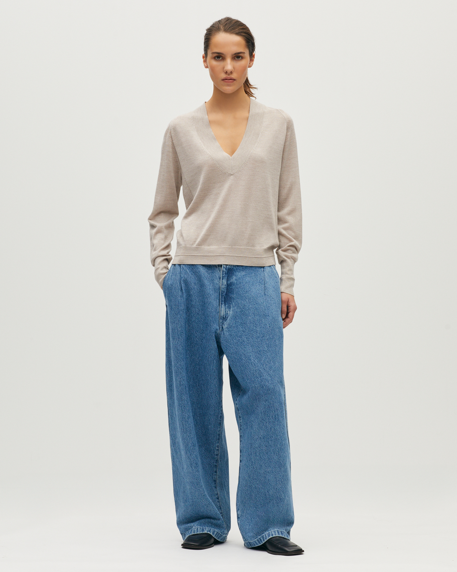 Pull col V en laine mérinos et soie