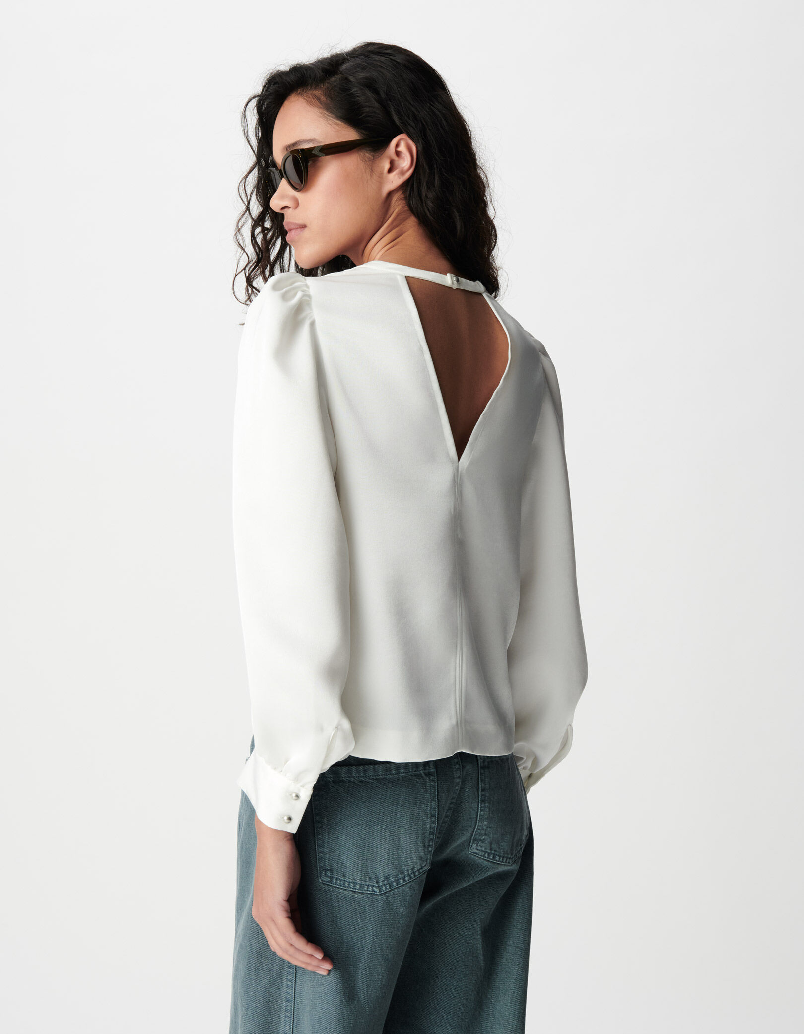 Blouse blanche satinée décolleté V dos Femme