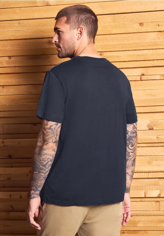 T-Shirt mit Chestprint