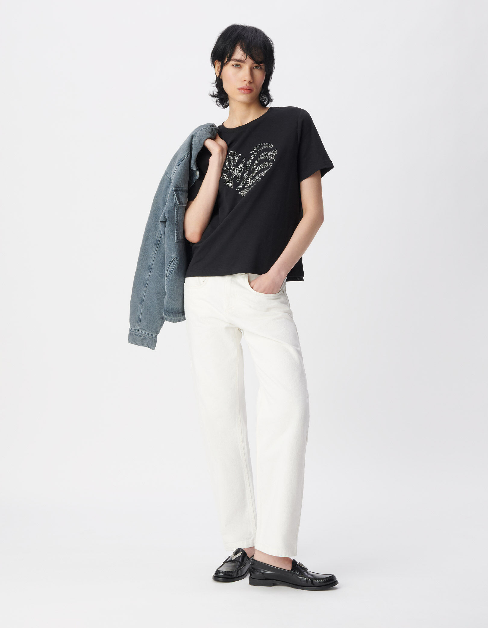 Tee-shirt manches courtes noir motif cœur clouté Femme