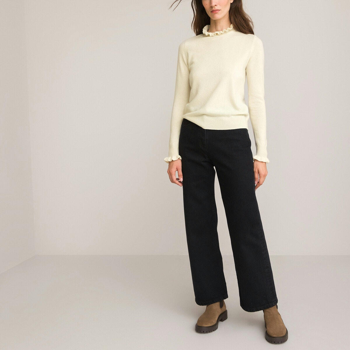 Pull col montant volanté fine maille en cachemire