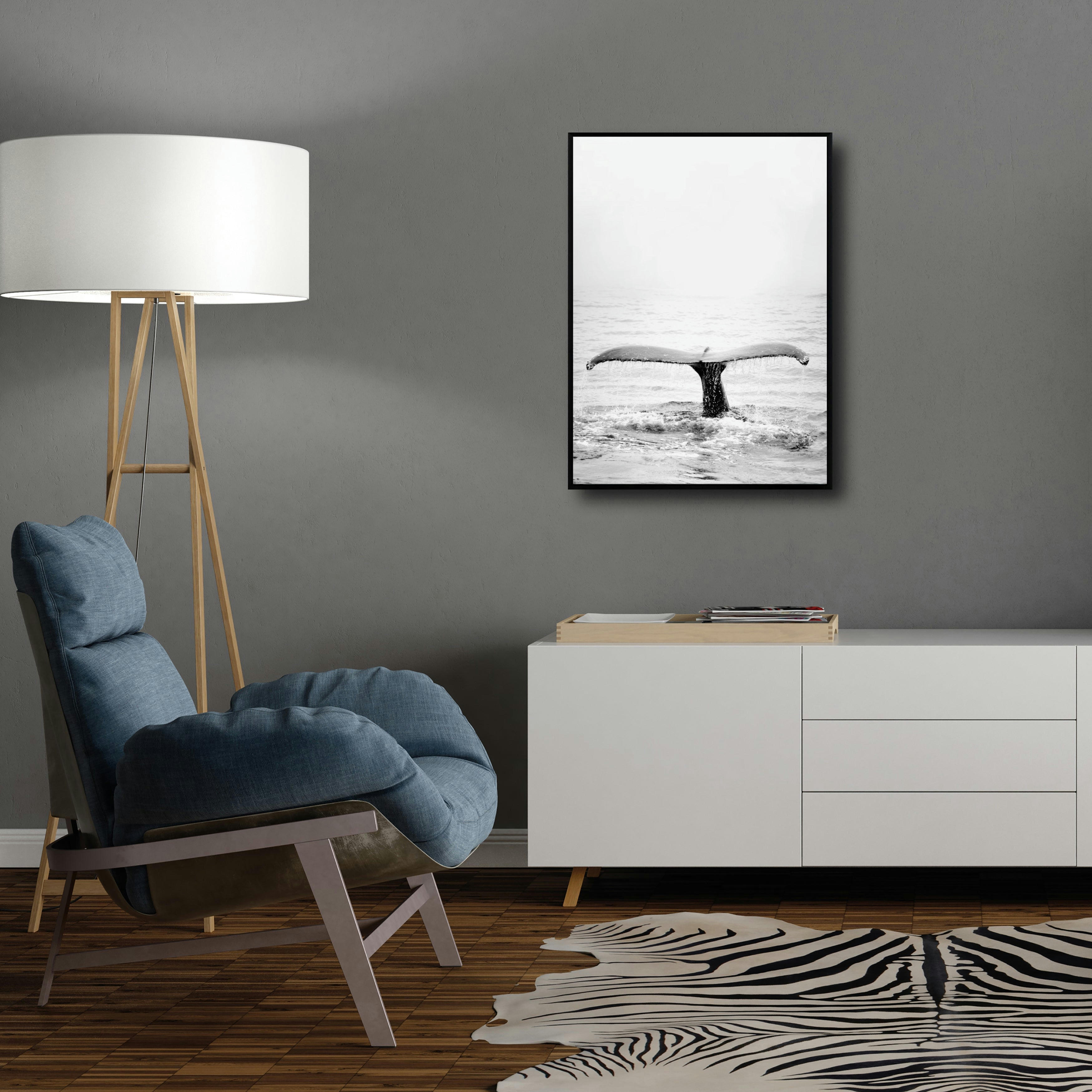 MARINOS - Affiche avec cadre noir - Baleine noire et blanche - 50x70