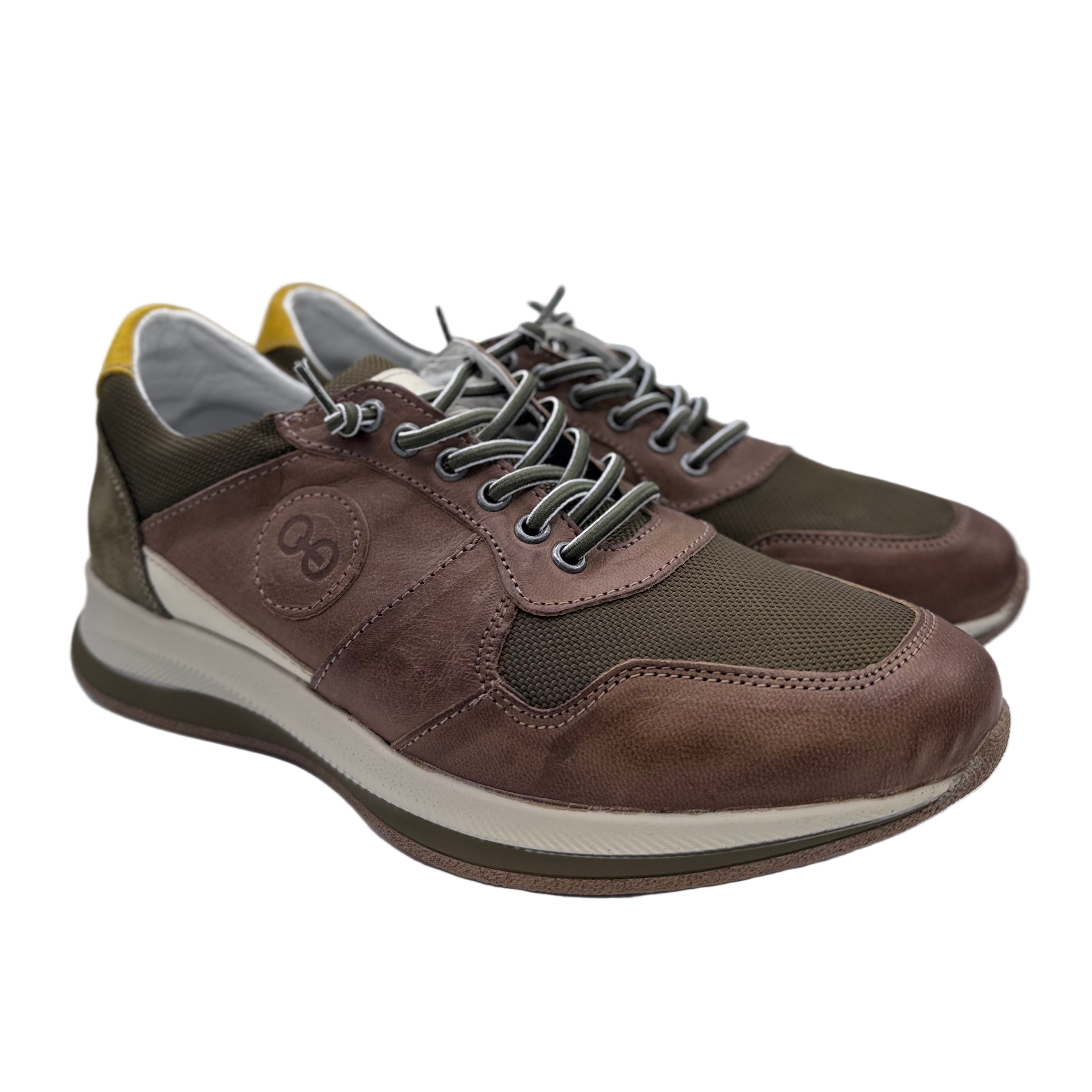 SNEAKER FARBKONTRAST