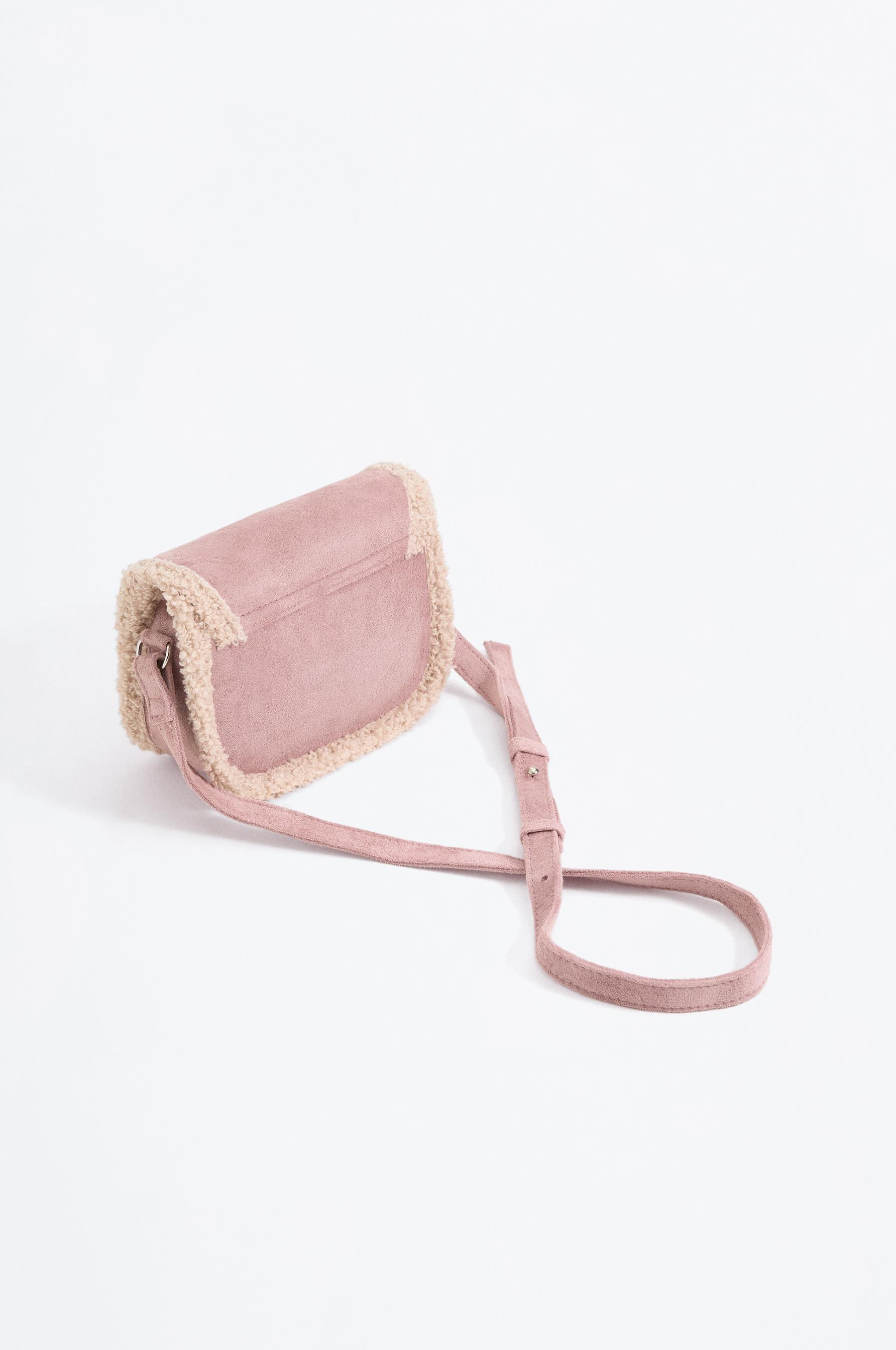 Bolso bandolera solapa detalle borreguito