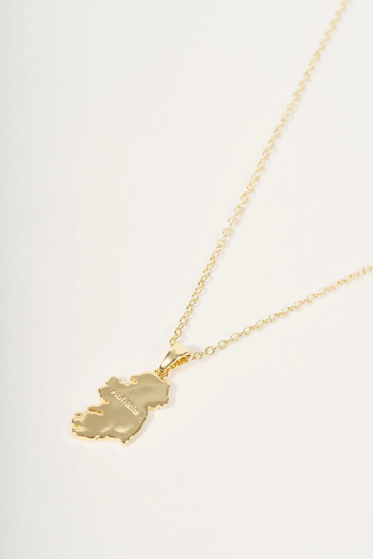 Ireland Abhaile Gold Pendant Necklace