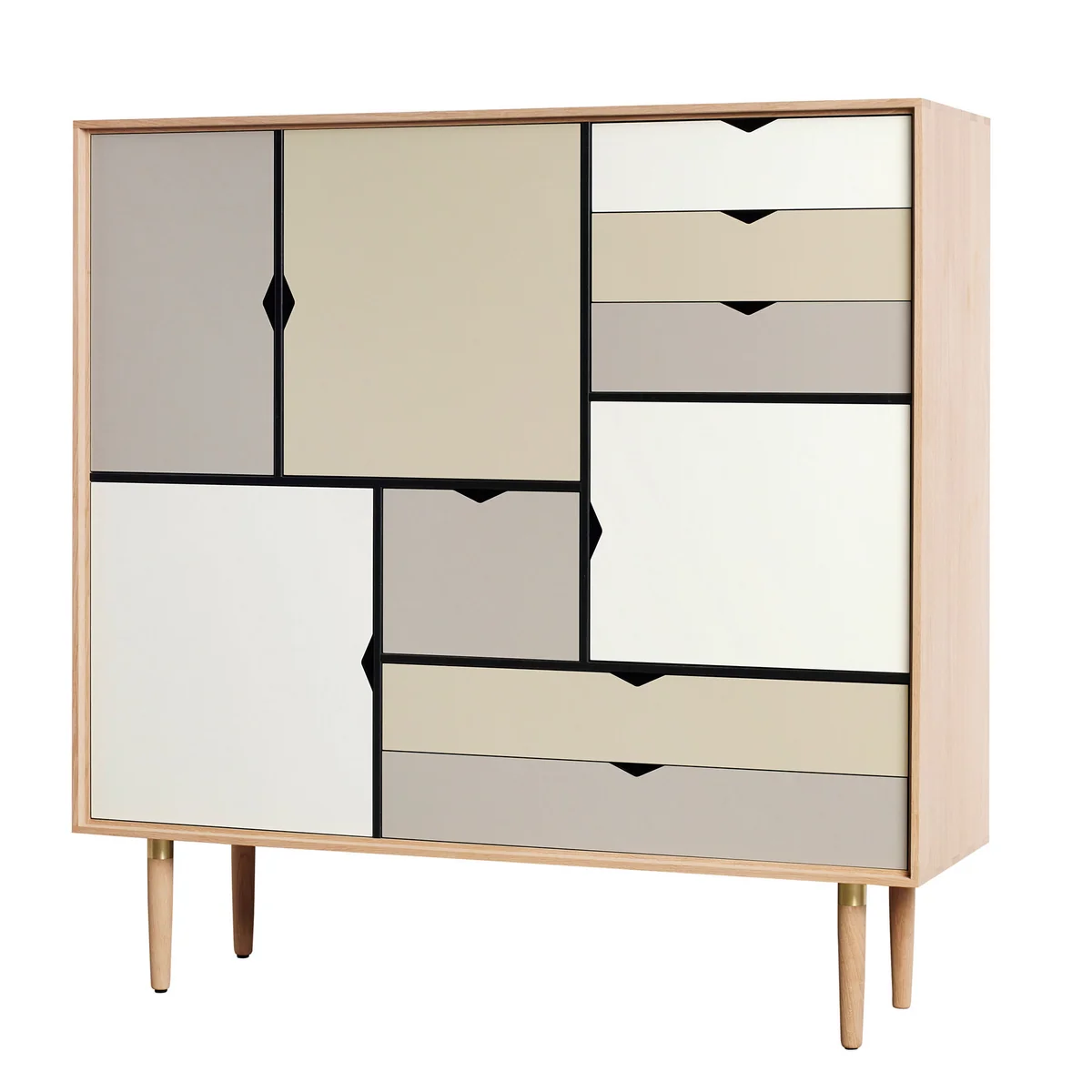 Andersen Furniture - S3 Kommode, Eiche geölt/ Fronten silver (silber weiß), doeskin (beige), iron (metallgrau)