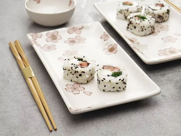 Zestaw do sushi dla 2 osób (4 el.) z pałeczkami Tokyo Design Studio - Sakura White 33758