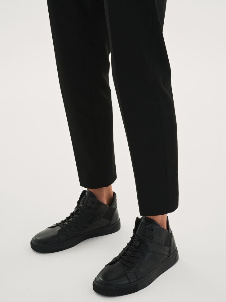 Men’s black sneakers