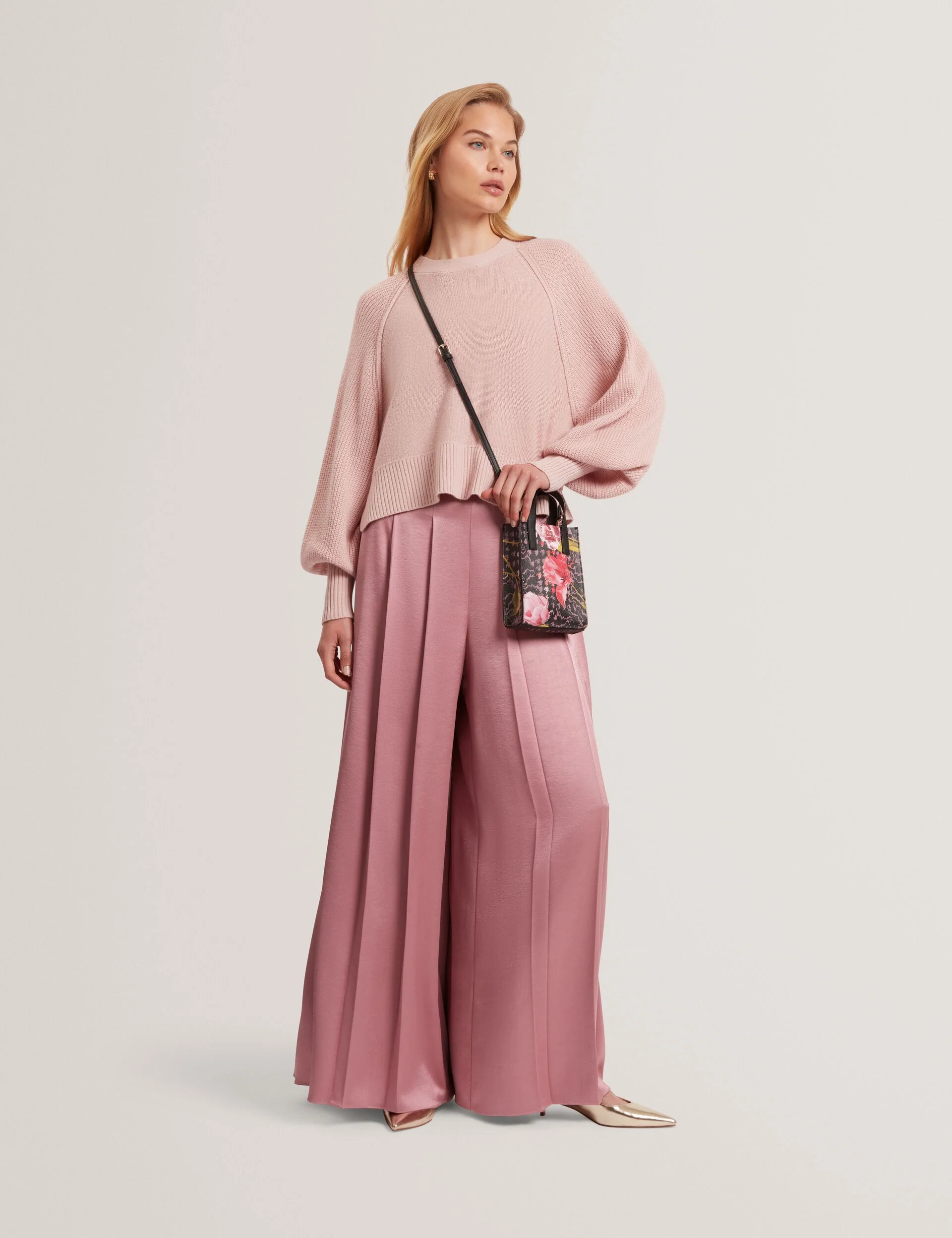 VICCKII | PALE PINK