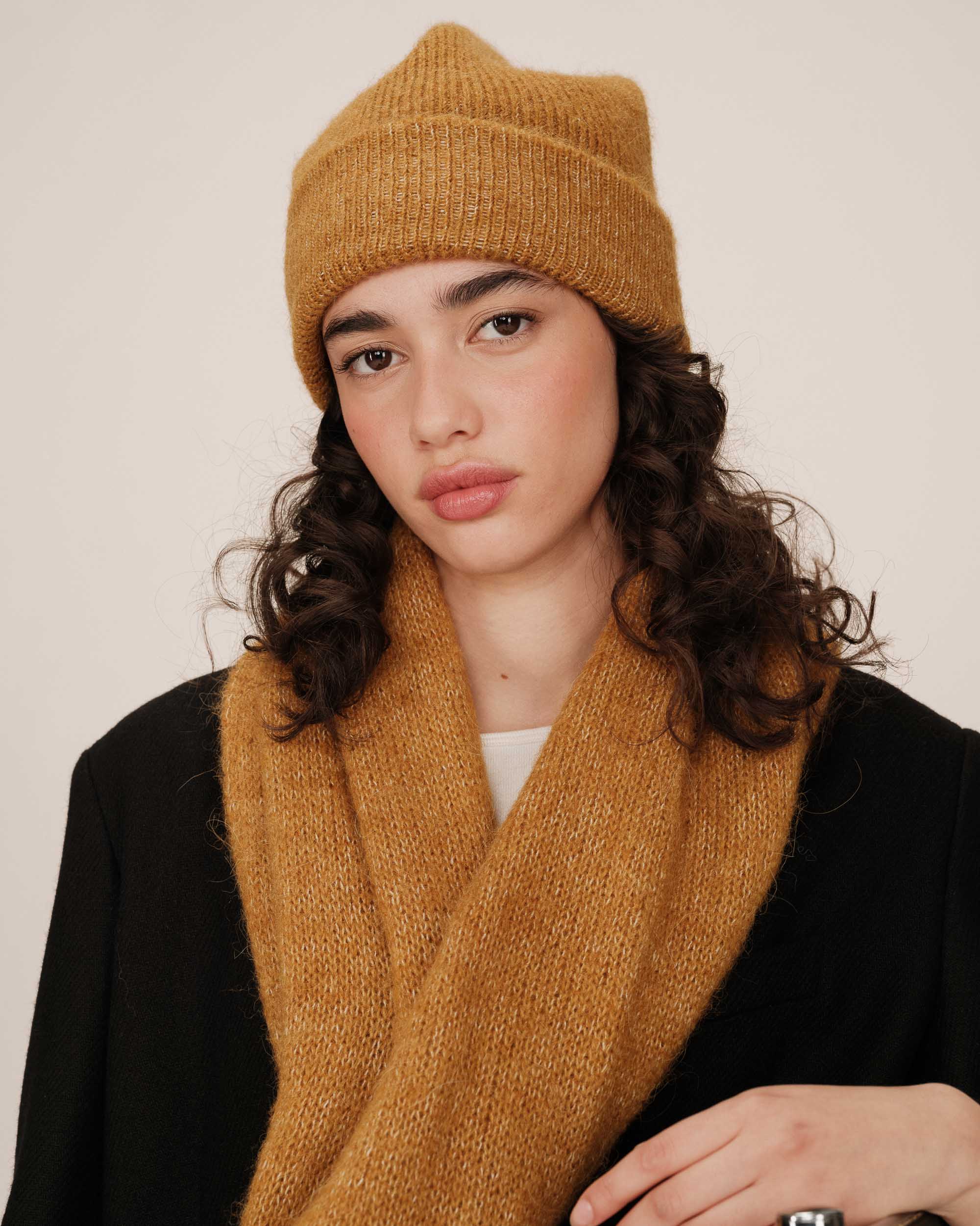 Bonnet en laine ocre Sagittaire
