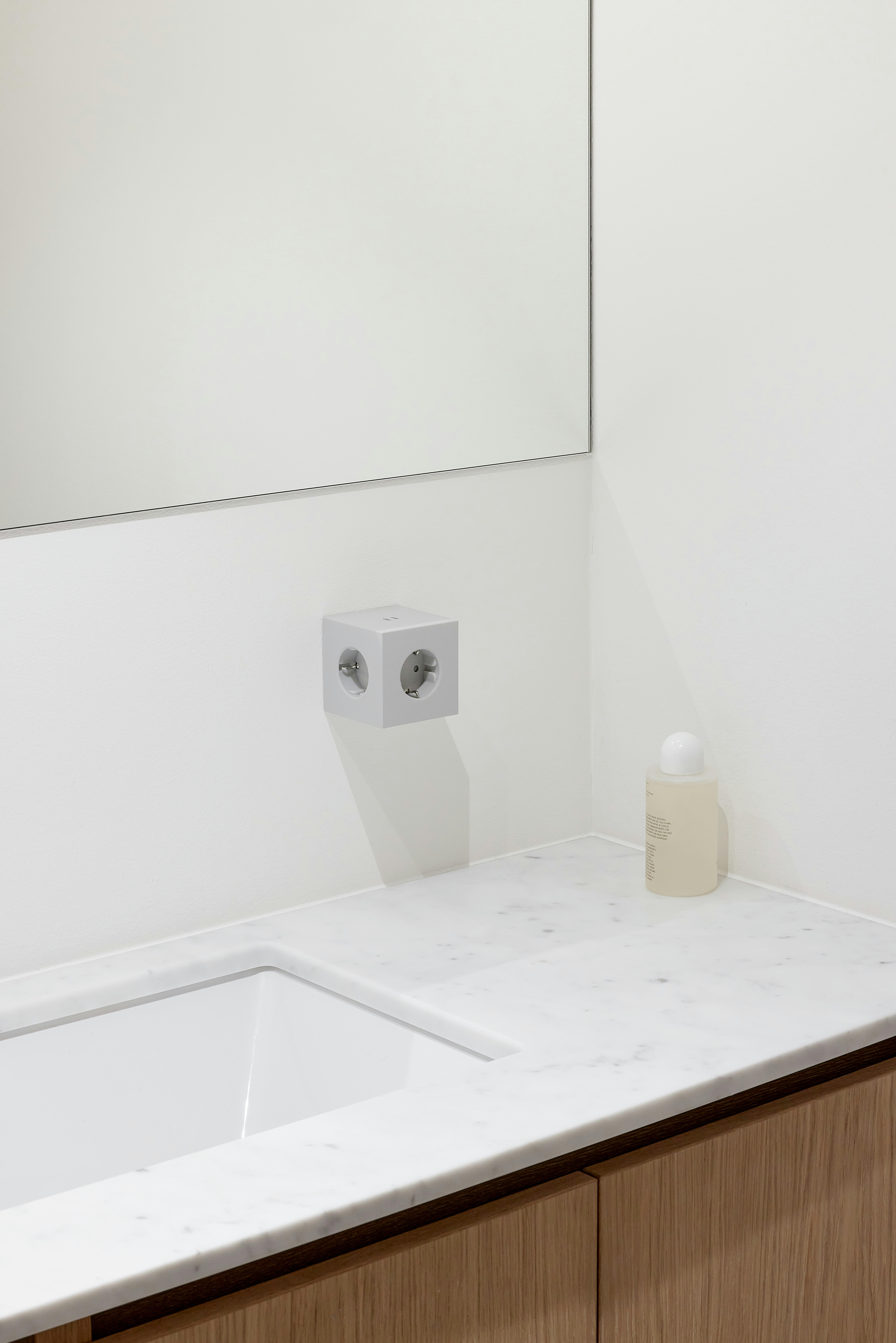 - Multiprise Square 2 murale avec 2 ports USB C  30W Oak Green