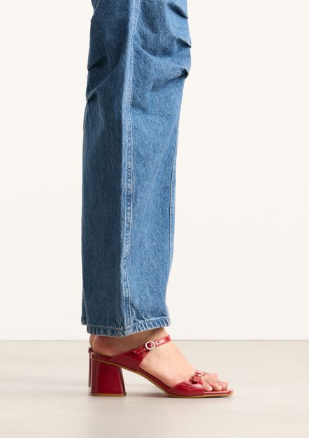 Rode leren sandalen met hak