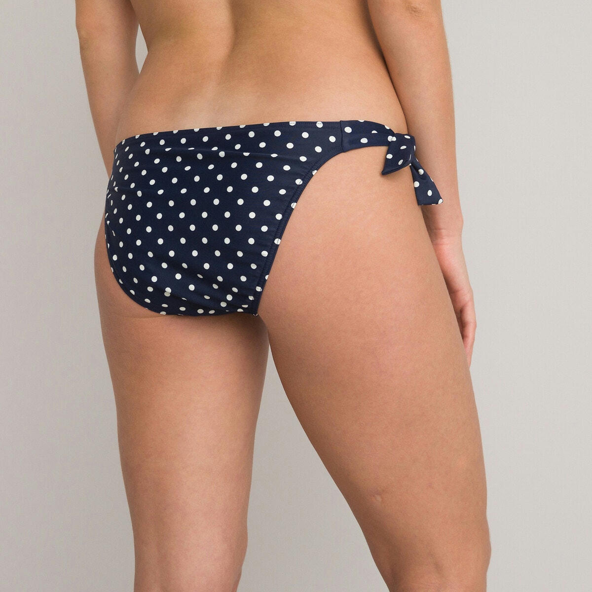 Bas de maillot de bain culotte à nouettes, à pois