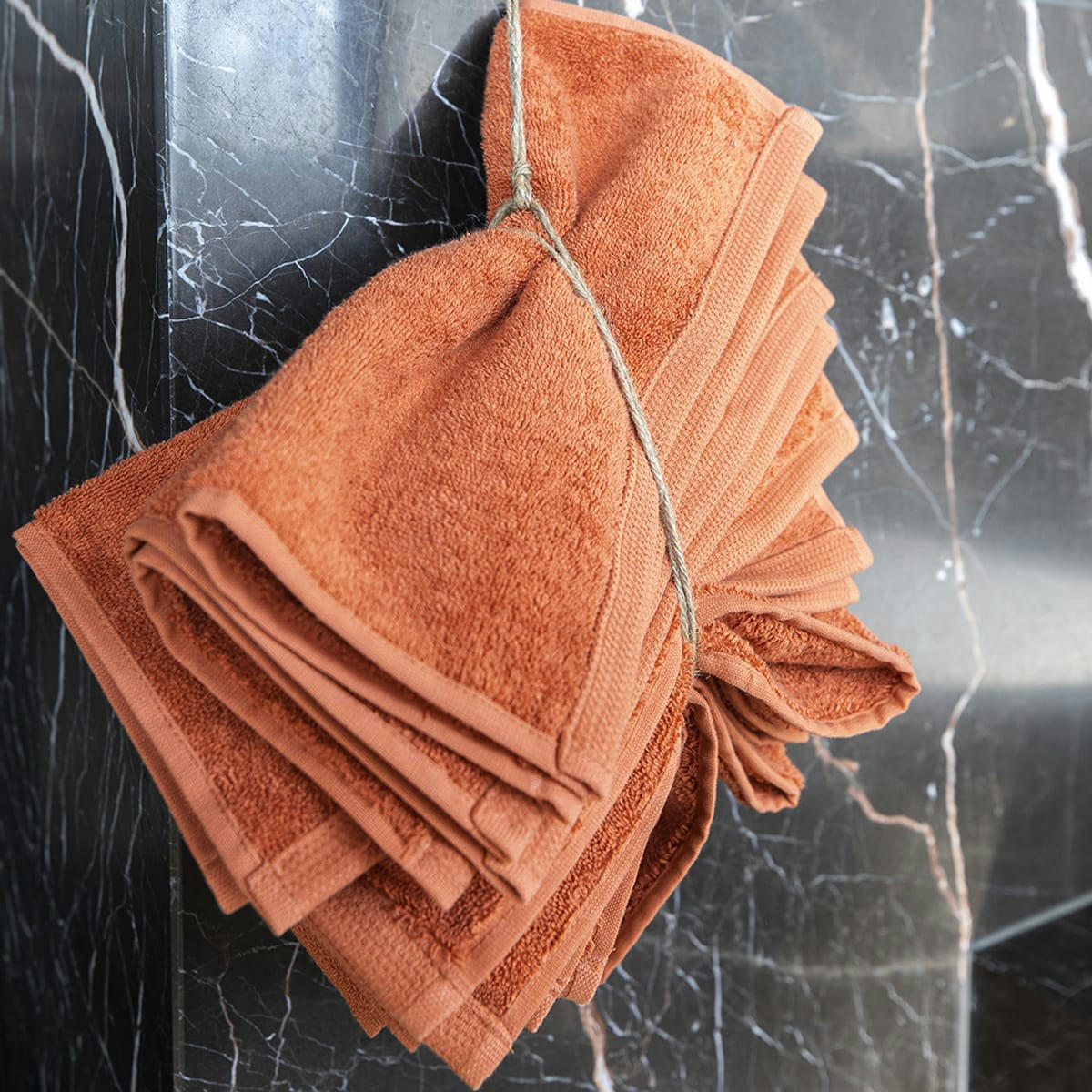 ESSENTIEL - Serviette d'invité en coton bio orange 40x60