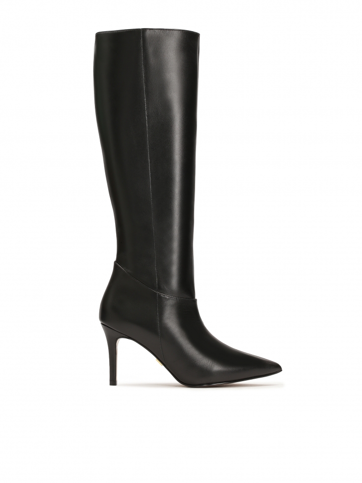 Smooth leather boots with stiletto heel