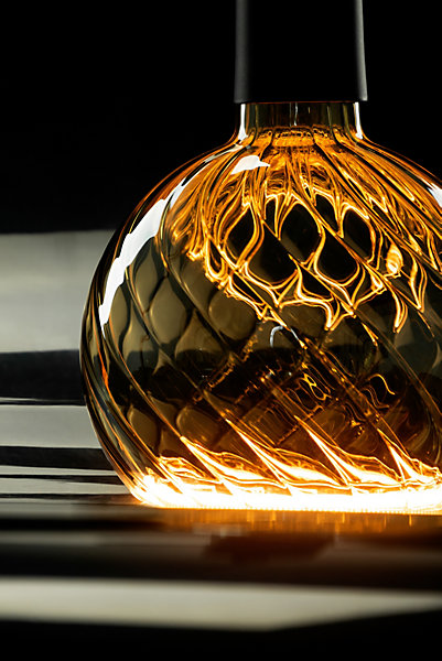 Ampoule LED décorative E27 230lm blanc chaud 6W Segula
