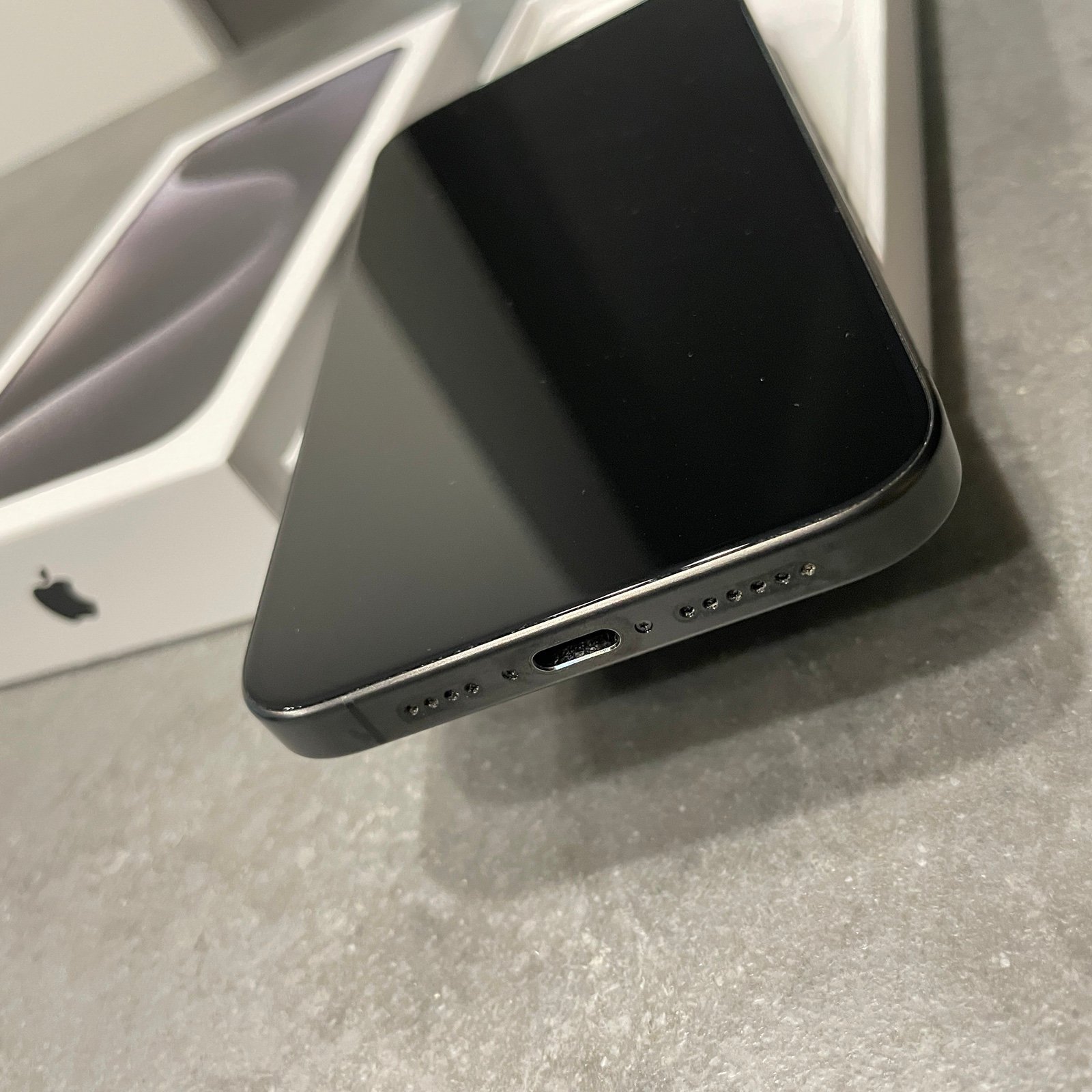 iPhone 15 Pro Max 256GB (Unlocked)