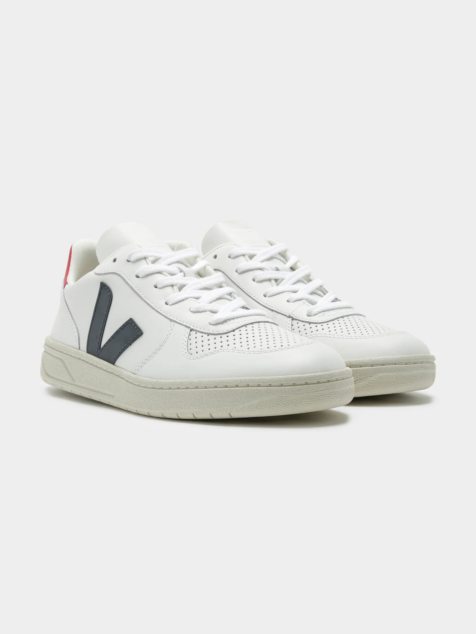 Unisex V-10 Leather Sneakers