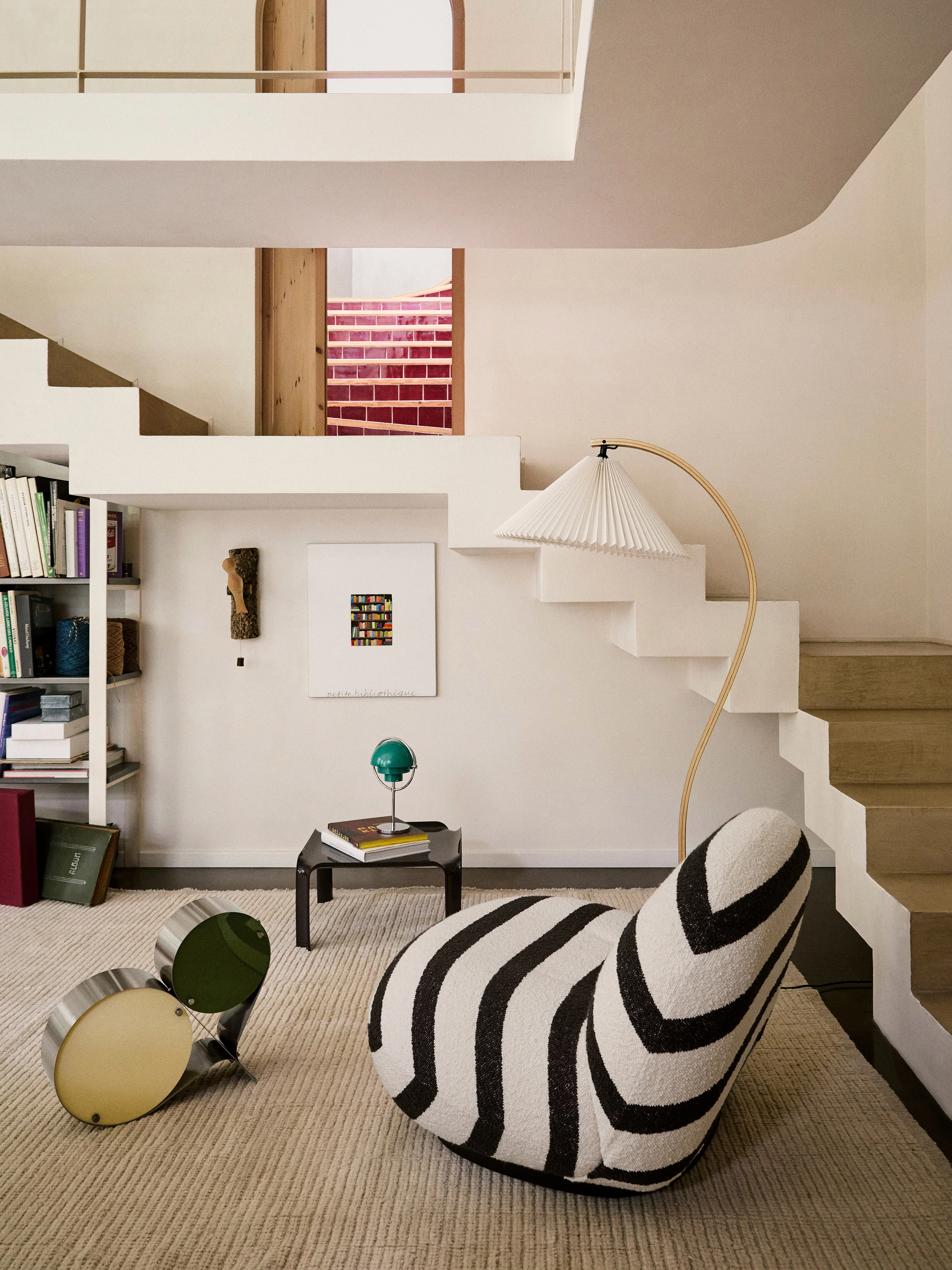 Drehbarer Loungesessel Pacha, GUBI for UNICEF