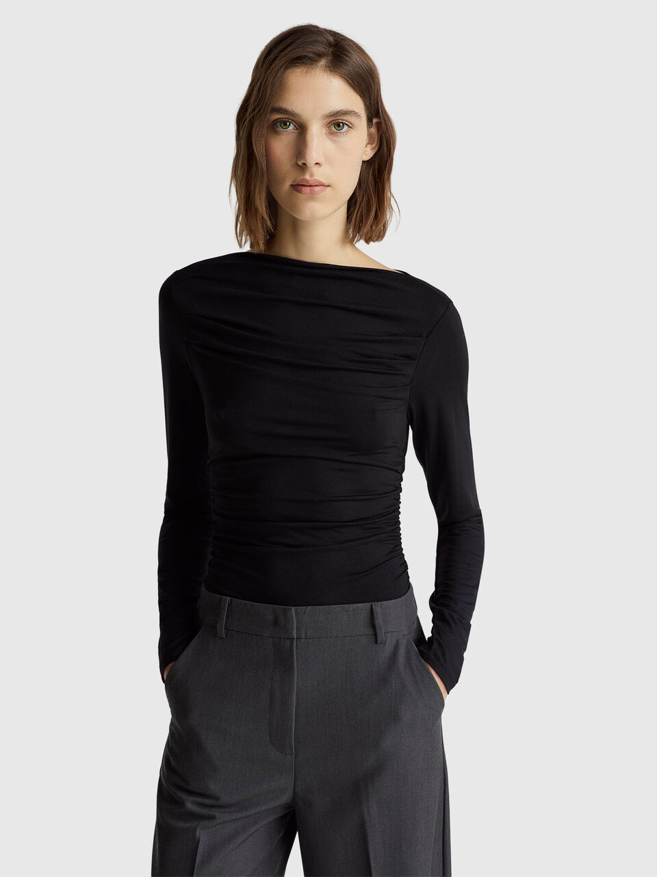 Fitted boat neck t-shirt