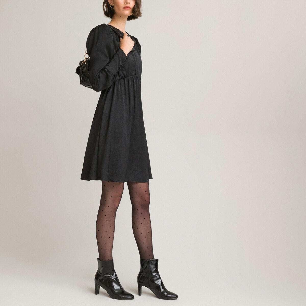 Robe évasée courte, manches longues