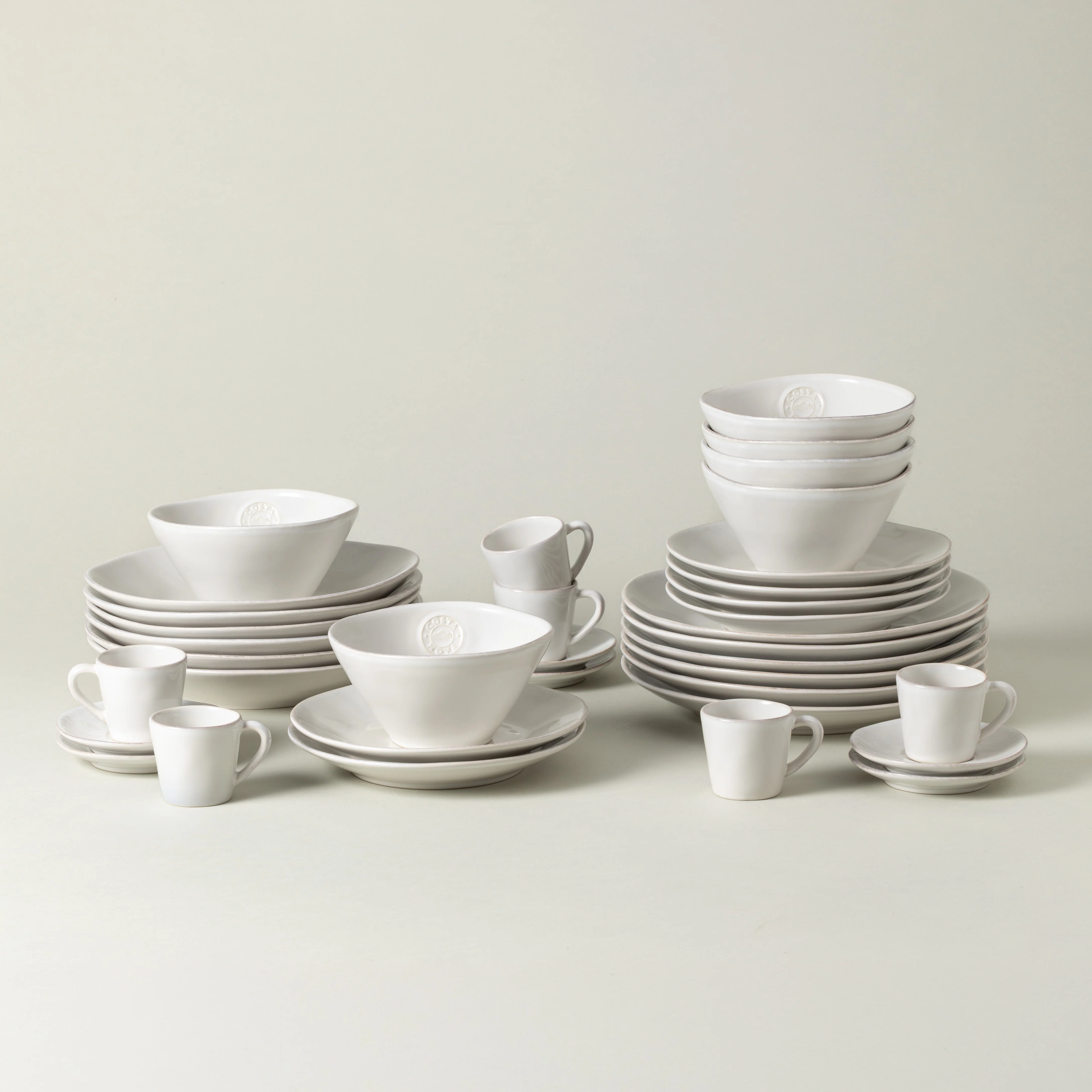 30-Piece Dinnerware Set with Coffee Cup and Saucer Nova