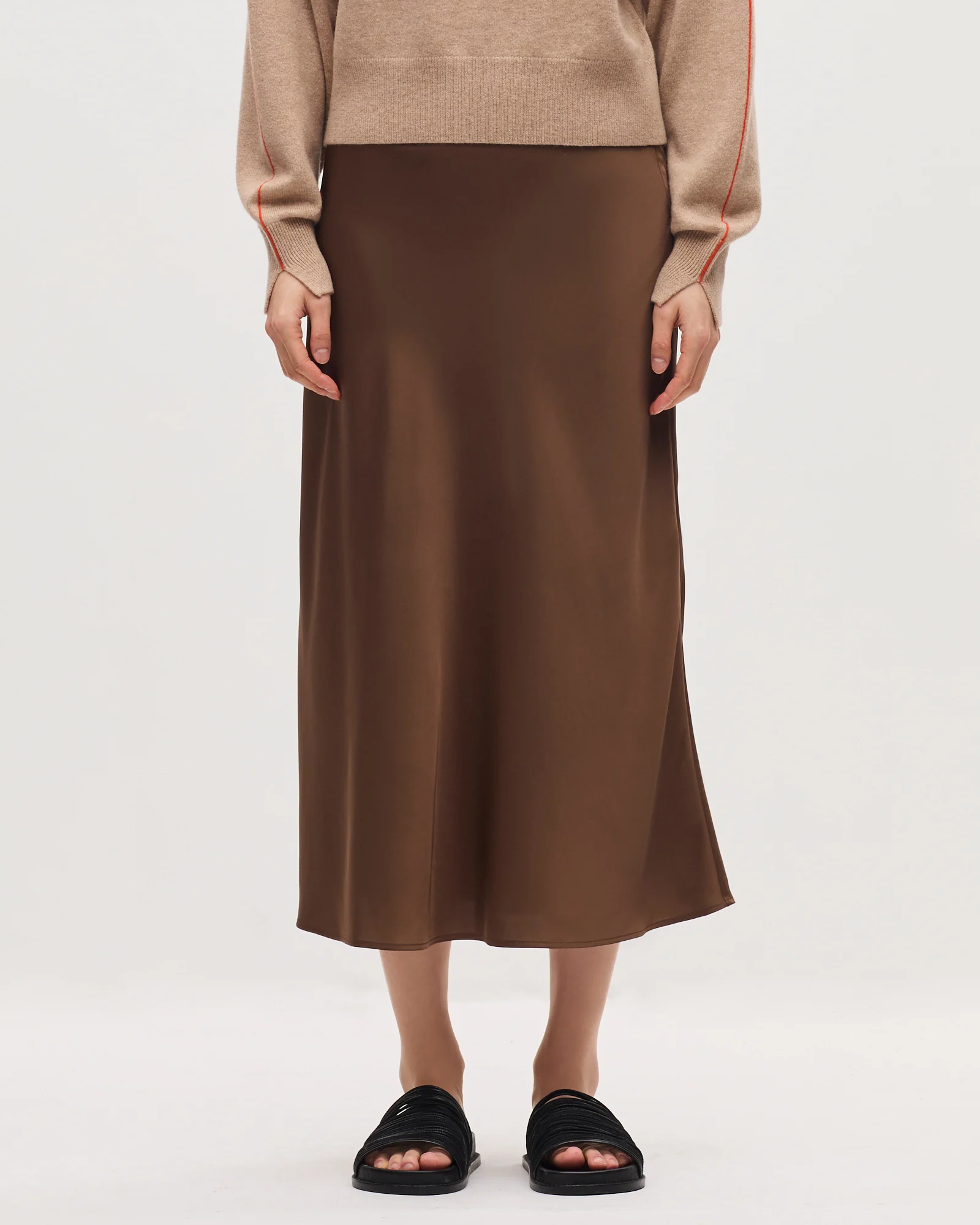 Jupe midi fluide satinée