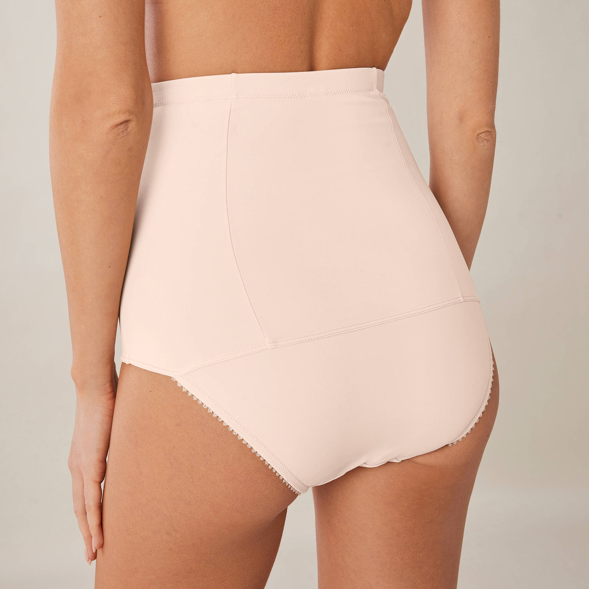Gaine serre-taille dentelle amincissante