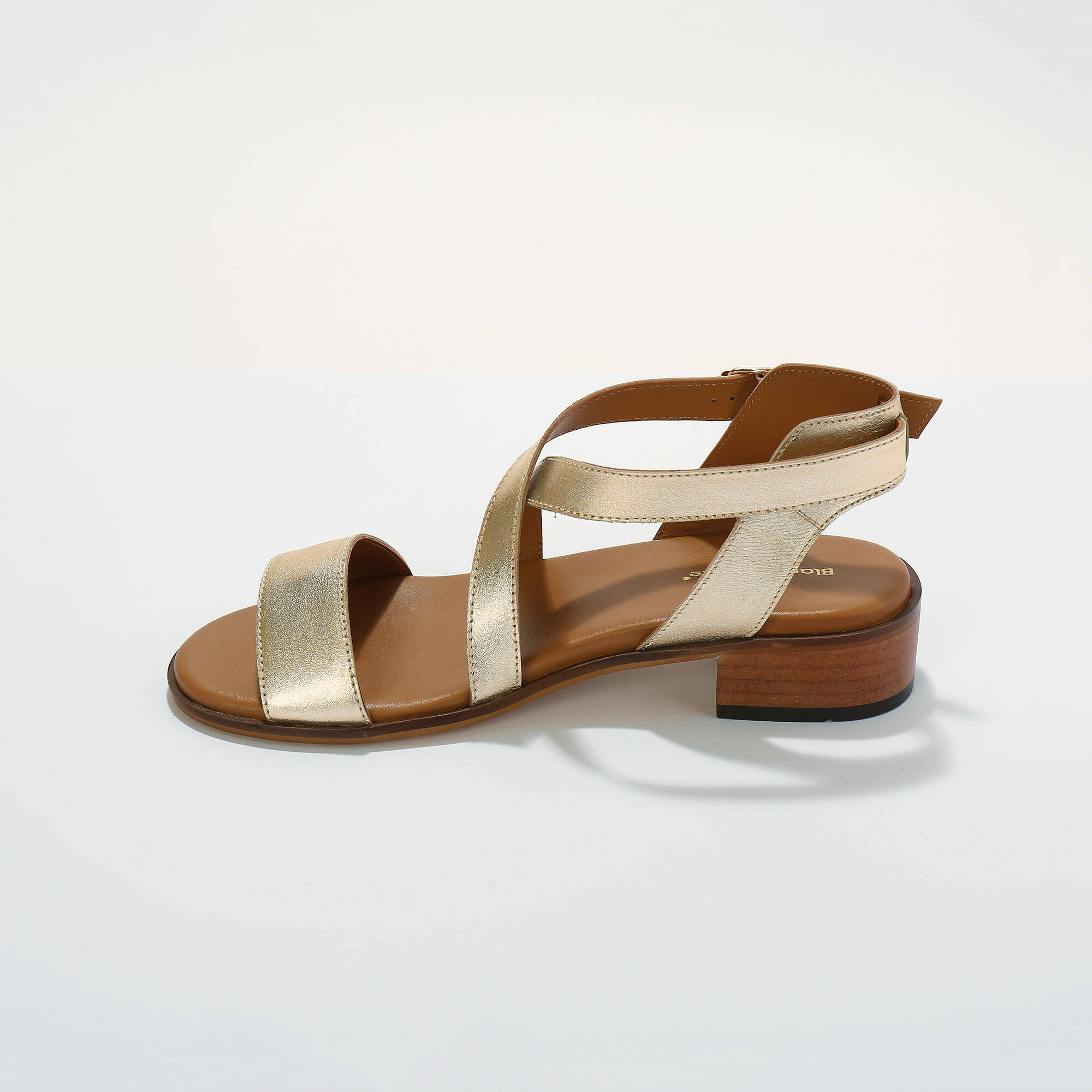 Sandales à brides croisées en cuir
