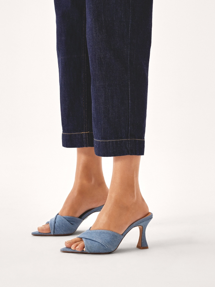 Blue denim mules with pointed toes