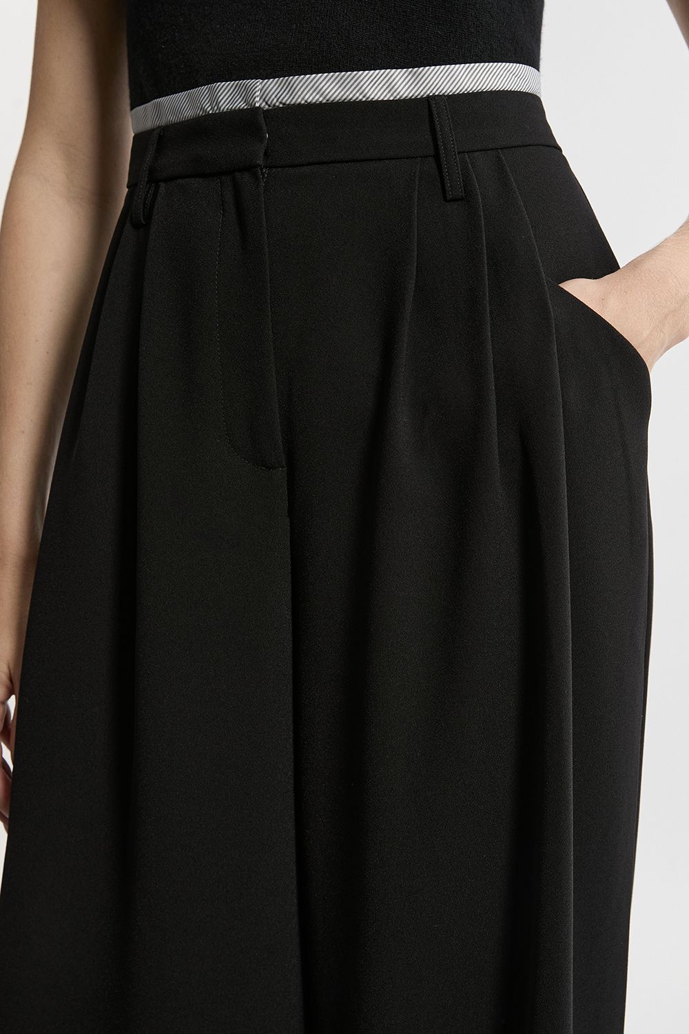 KarenMillen Tailored Crepe Pleat Detail Wide Leg Trousers