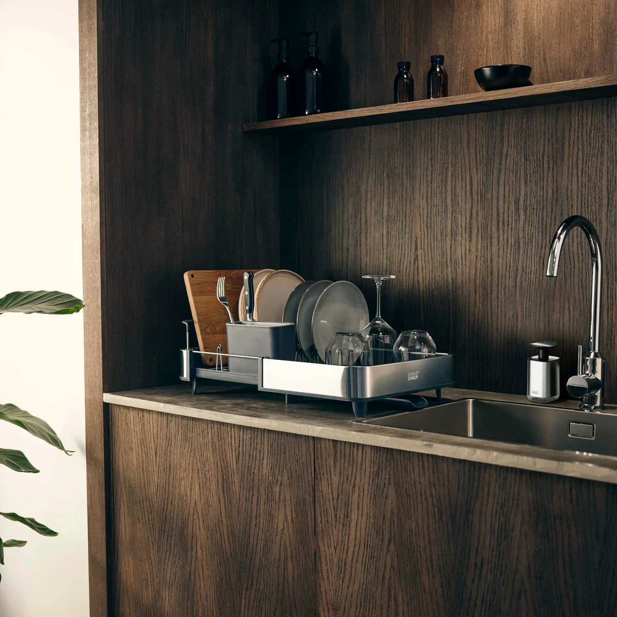 Joseph Joseph - Rethink your Sink Set, Seifenspender und Abtropfgestell, grau