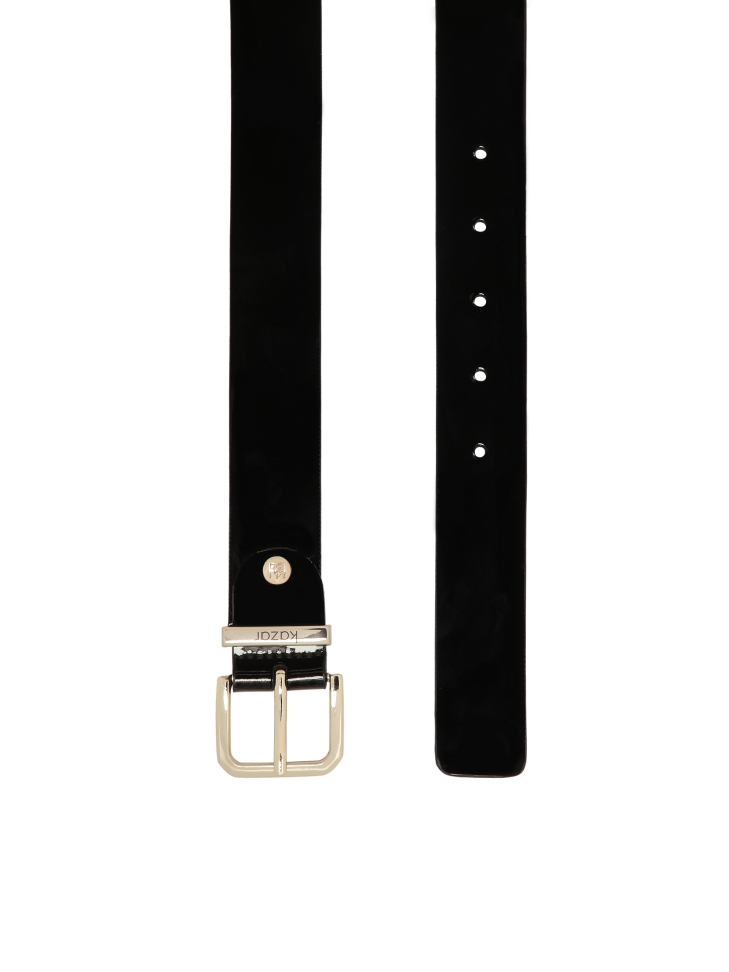 Smooth patent belt with square buckle