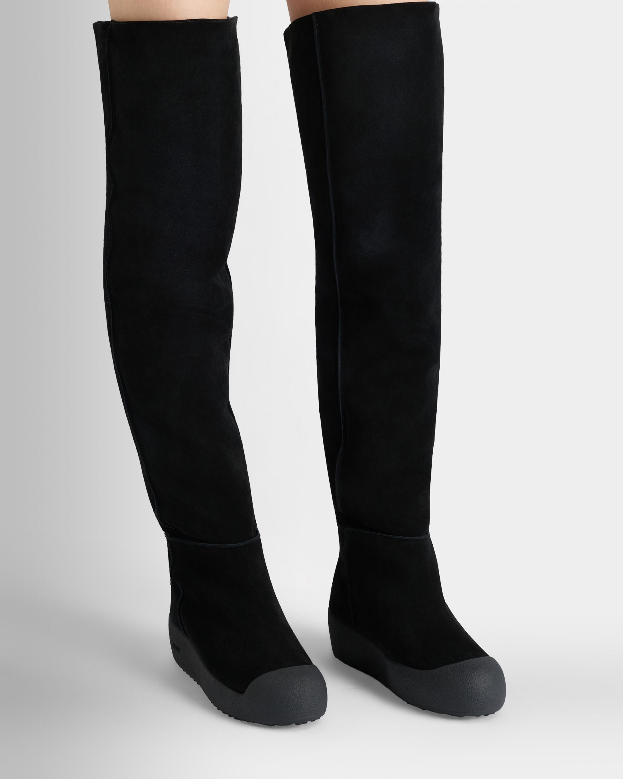 Bally Curling Overknee-Stiefel Aus Veloursleder In Schwarz