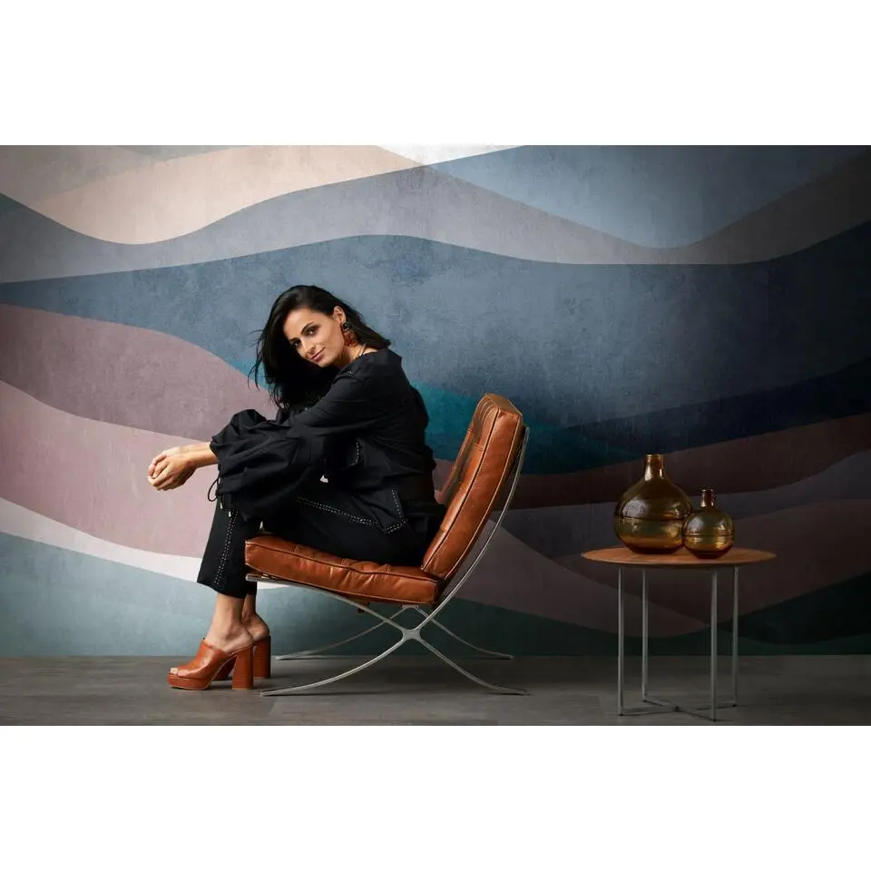 One Wall one Role fotobehang figuratief motief blauw, bruin, wit en beige