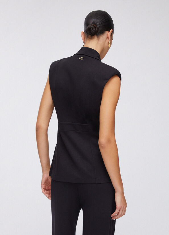 Gilet con spalline imbottite