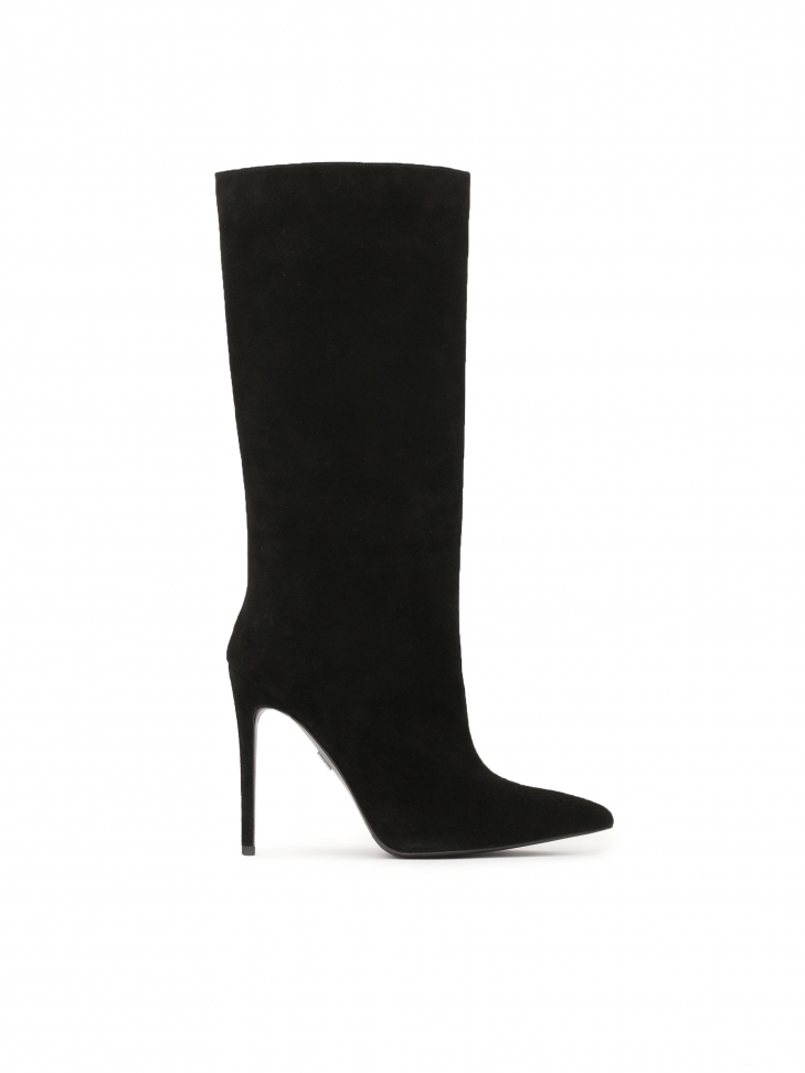 Boots with slip-on suede upper