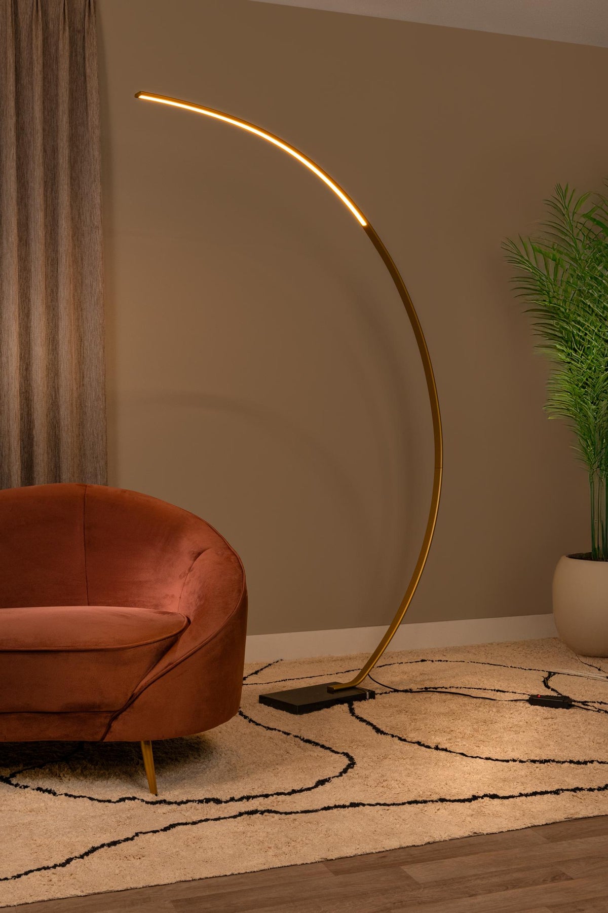 Lucide booglamp CURVE - Geïntegreerde LED - Mat Goud / Messing